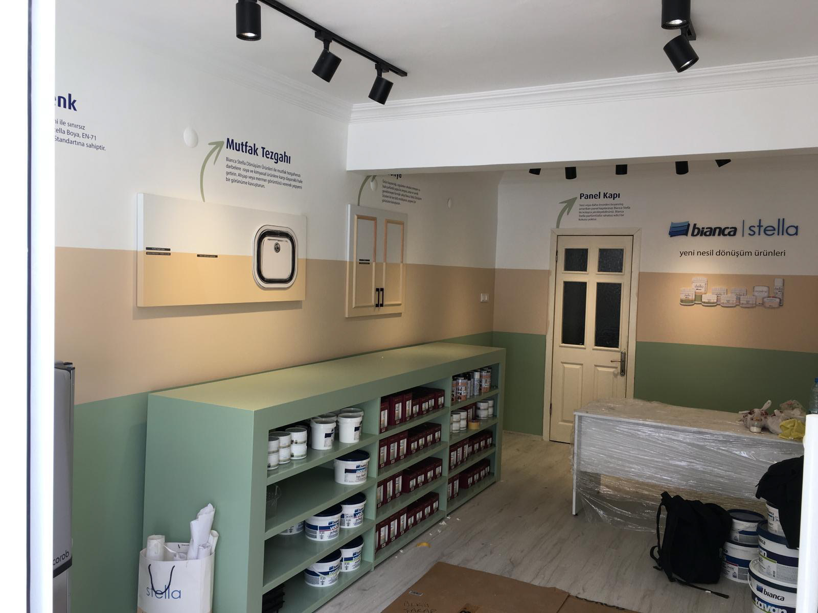 Bianca Stella Shop ürün sergileme alanı